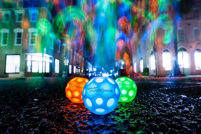 Foto 5 | Foto 5 | Bola Waboba Moonshine Light Up Moon Hyper Bouncy De 60 Mm, Color Verde - Venta Internacional.