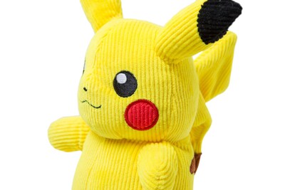 Foto 2 | Foto 2 | Peluche Pokémon Corduroy Pikachu De 20 Cm Con Detalles Auténticos - Venta Internacional.