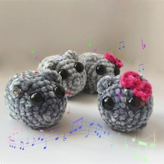 Foto 2 | Foto 2 | Peluche Triste De Hámster Con Sonido Y Llavero Tejido A Mano - Venta Internacional.