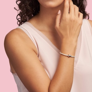 Foto 3 | Foto 3 | Pulsera Pandora Moments Con Cierre De Corazón Y Cadena De Serpiente Plateada - Venta Internacional.