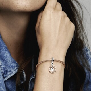 Foto 7 | Foto 7 | Charm Pandora Colgante Círculos Entrelazados Familia Por 14k 780797c01 Joyería De Lujo Para Mujer Ideal Para Regalo Elegante