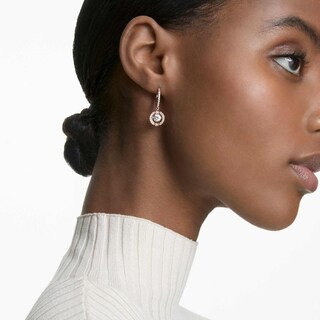 Foto 4 | Foto 4 | Pendientes Swarovski Una Pierced Drop Con Cristal Danzante - Venta Internacional.