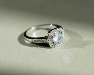 Foto 3 | Foto 3 | Joyería Xtellar: Anillos De Compromiso De Estilo Soleste - Corte Cojín - Joyas De Lujo Resistentes Y Diarias Para Novias Y Bodas