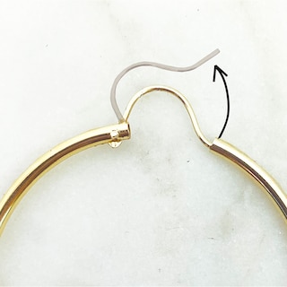 Foto 7 | Foto 7 | Arracadas Con Dije De Pluma Y Perla Elegantes Vangania