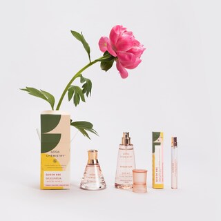 Foto 2 | Foto 2 | Body Mist Good Chemistry Queen Bee Con Grosella Negra 236 Ml - Venta Internacional.