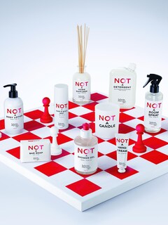 Foto 3 | Foto 3 | Bruma Para Cabello Y Cuerpo Juliette Tiene Una Pistola, No Una De 75 Ml - Venta Internacional.