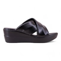 Sandalia Con Diseño Cruzado En Piel Negra -16