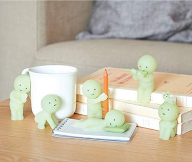 Foto 4 | Foto 4 | Figure Dreams Smiski Glow In The Dark Living Series, Paquete De 1 - Venta Internacional.