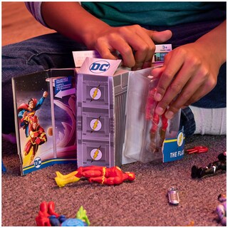 Foto 5 | Foto 5 | Figura de Acción DC Comics The Flash Y Shazam con Accesorios - Venta Internacional