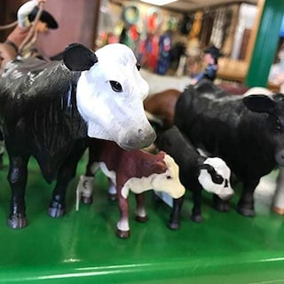 Foto 7 | Foto 7 | Becerro Hereford De Little Buster Toys, Realista, Escala 1/1 - Venta Internacional.