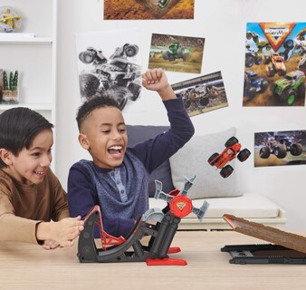 Foto 3 | Foto 3 | Disal Acrobático Playset Monster Jam Bakugan Dragonoid Con Camión - Venta Internacional.