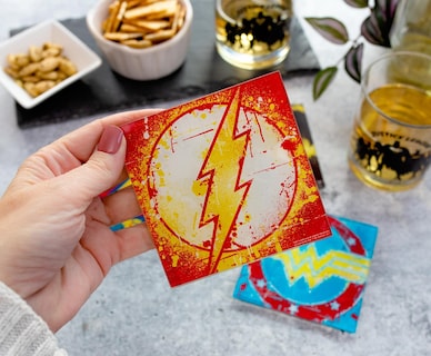 Foto 3 | Foto 3 | Set De 4 Logotipos De Superhéroes Con Grafiti De Dc Comics De Glass Coasters - Venta Internacional.