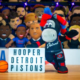 Foto 2 | Foto 2 | Figura De Peluche Bleacher Creatures Detroit Pistons Hooper 10 Nba - Venta Internacional.