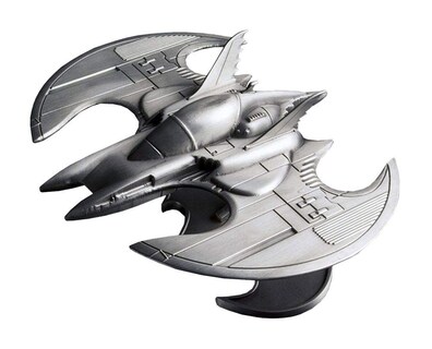 Foto 1 | Foto 1 | Réplica De Vehículo Qmx Batman Batwing Metal Plateado 17 Cm Adulto - Venta Internacional.