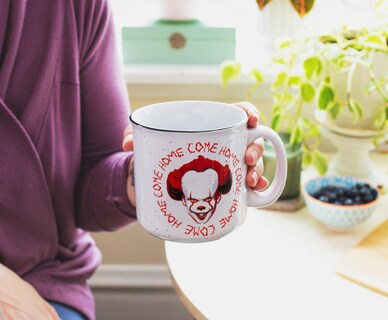 Foto 5 | Foto 5 | Taza Camper De Cerámica Silver Buffalo It Pennywise Come Home 600 Ml - Venta Internacional.