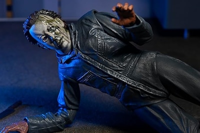 Foto 7 | Foto 7 | Ultimate Michael Myers “the Curse Of Michael Myers” – Figura De Acción De 7″ (≈ 18 cm) Por Neca