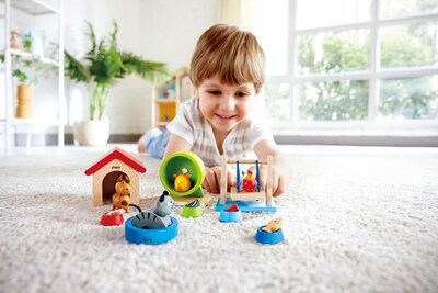 Foto 7 | Foto 7 | Dollhouse Animal Set Hape Family Pets, Loro De Madera, Hámster, Perro Y Gato - Venta Internacional.