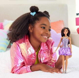 Foto 2 | Foto 2 | Fashion Doll Barbie Fashionistas #234, Cabello Castaño, Vestido Morado - Venta Internacional.