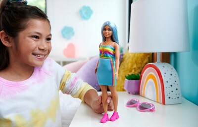 Foto 2 | Foto 2 | Muñeca De Moda Barbie Fashionistas #218 65º Aniversario - Venta Internacional.