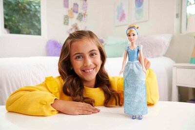 Foto 2 | Foto 2 | Muñeca De Moda Mattel Disney Princess Cenicienta Con Accesorio - Venta Internacional.