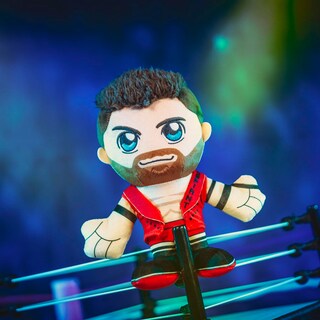Foto 2 | Foto 2 | Peluche Bleacher Creatures WWE L.A. Knight 8 Kuricha - Venta Internacional