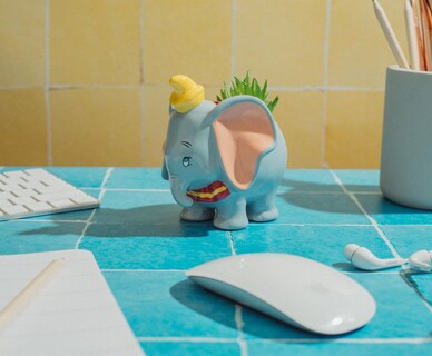 Foto 7 | Foto 7 | Macetero De Cerámica Silver Buffalo Disney Dumbo Con Soporte Pequeño - Venta Internacional.
