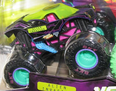 Foto 2 | Foto 2 | Paquete de 2 Unidades de la Serie Nitro Neón Toy Monster Jam 2023 con Alien Invasión contra Megalodón - Venta Internacional