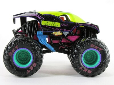 Foto 7 | Foto 7 | Paquete de 2 Unidades de la Serie Nitro Neón Toy Monster Jam 2023 con Alien Invasión contra Megalodón - Venta Internacional