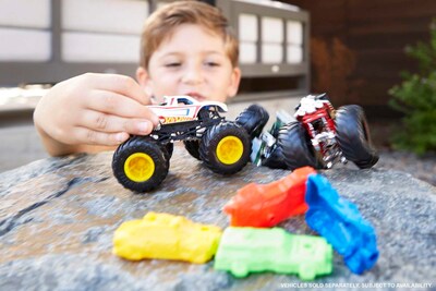 Foto 2 | Foto 2 | Camión De Juguete Hot Wheels Monster Trucks 1:64 Con Coche Aplastable - Venta Internacional.