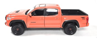 Foto 2 | Foto 2 | Maqueta De Coche Fundido Maisto 1:27 Se 2023 Toyota Tacoma Trd Pro - Venta Internacional.