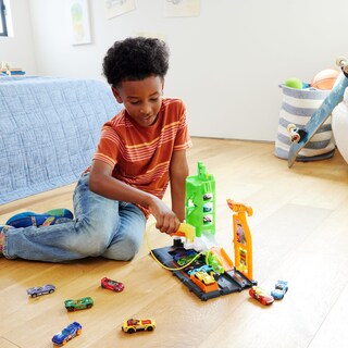 Foto 2 | Foto 2 | Set De Atletismo Para Coches De Juguete Hot Wheels City Super Recharge Con Cargador Eléctrico - Venta Internacional.