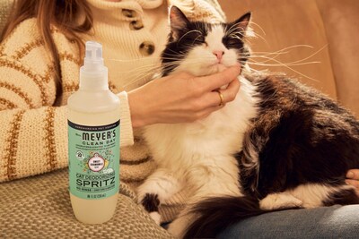 Foto 7 | Foto 7 | Spray Desodorizante Para Gatos Mrs. Meyer's Clean Day Sweet Chamomile 240 Ml - Venta Internacional.