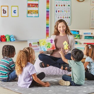 Foto 6 | Foto 6 | Set De Libro De Cuentos Y Peluche Hand2mind Feelings Family Toddler - Venta Internacional.