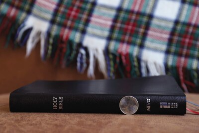 Foto 4 | Foto 4 | Letra Bible Niv Thinline Zondervan De Piel Regenerada Negra Y Roja - Venta Internacional.