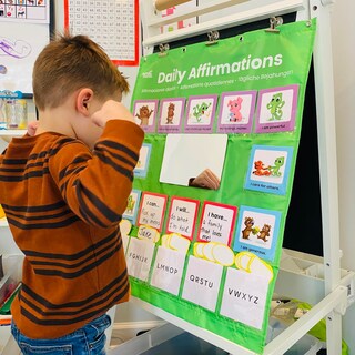 Foto 6 | Foto 6 | Afirmaciones Diarias De Pocket Chart Hand2mind Para Niños - Venta Internacional.