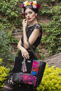 Foto 3 | Foto 3 | Bolso Tote A Ángelozano Modelo Victoria De Piel Charol Gamuza Y Tela Artesanal color Negro
