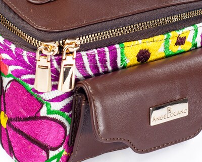 Foto 6 | Foto 6 | Bolso Crossbody  A Ángelozano De Piel Vacuna Con Telar Artesanal, Color Café, Modelo Tania