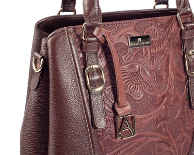 Foto 7 | Foto 7 | Bolso Satchel A Ángelozano De Piel Vacuna Con Grabado Tipo Cincelado, Color Café, Modelo Lourdes