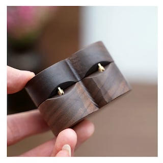 Foto 4 | Foto 4 | Caja para Anillo Belug Corazón de Madera Nogal