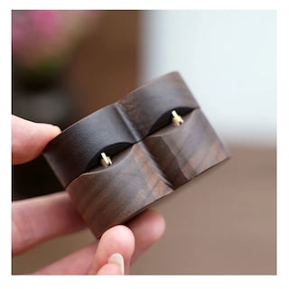 Foto 4 | Foto 4 | Caja para Anillo Belug Corazón de Madera Nogal