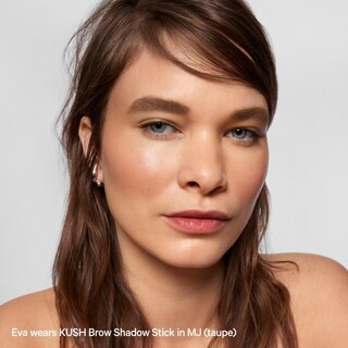 Foto 3 | Foto 3 | Maquillaje Con Leche En Barra Para Cejas Kush Mj Taupe, 0.9 Ml, Vegano - Venta Internacional.