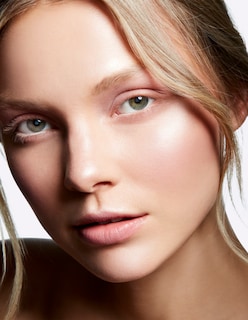Foto 7 | Foto 7 | Iluminador Mac Mineralize Skinfinish Soft & Gentle