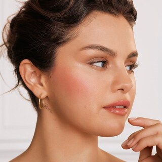 Foto 4 | Foto 4 | Liquid Luminizer Highlight Rare Beauty Selena Gomez - Venta Internacional.