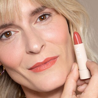 Foto 3 | Foto 3 | Lápiz Labial Ilia Color Block Cinnabar, 4 G, Vegano, Libre De Crueldad Animal - Venta Internacional.