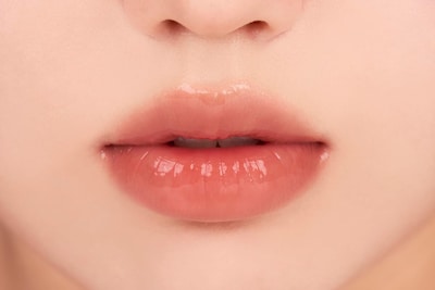 Foto 2 | Foto 2 | Bálsamo Labial Lip Oil Rom&nd Black Color Nude Light Mute - Venta Internacional.