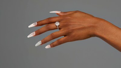 Foto 3 | Foto 3 | Presiona Nails Kiss Con Elegante Y Sofisticada Forma De Ataúd Plateado - Venta Internacional.