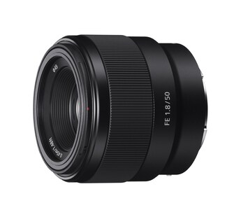 Foto 5 | Foto 5 | Lente Sony Fe 50 Mm F/1.8 (sel50f18/f) Con Tarjeta Sd De 16 Gb De Fotograma Completo - Venta Internacional.