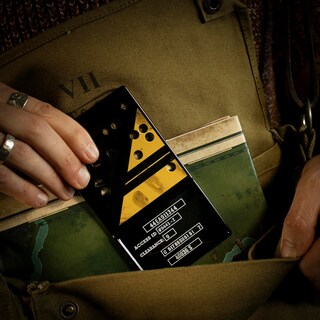 Foto 5 | Foto 5 | Réplica De La Tarjeta Nuclear Fallout De Edición Limitada Fanattik - Venta Internacional.