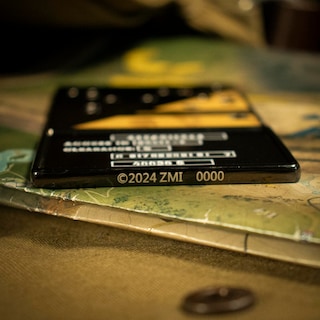 Foto 7 | Foto 7 | Réplica De La Tarjeta Nuclear Fallout De Edición Limitada Fanattik - Venta Internacional.