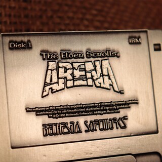 Foto 3 | Foto 3 | Réplica De Disquete Fanattik The Elder Scrolls Arena - Venta Internacional.